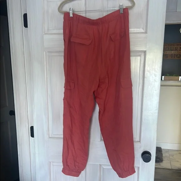Nicole Miller Red Cargo Pants Relaxed Fit - Picture 4 of 4
